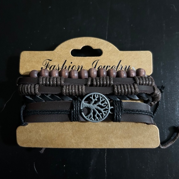 Bracelet - Picture 1 of 2